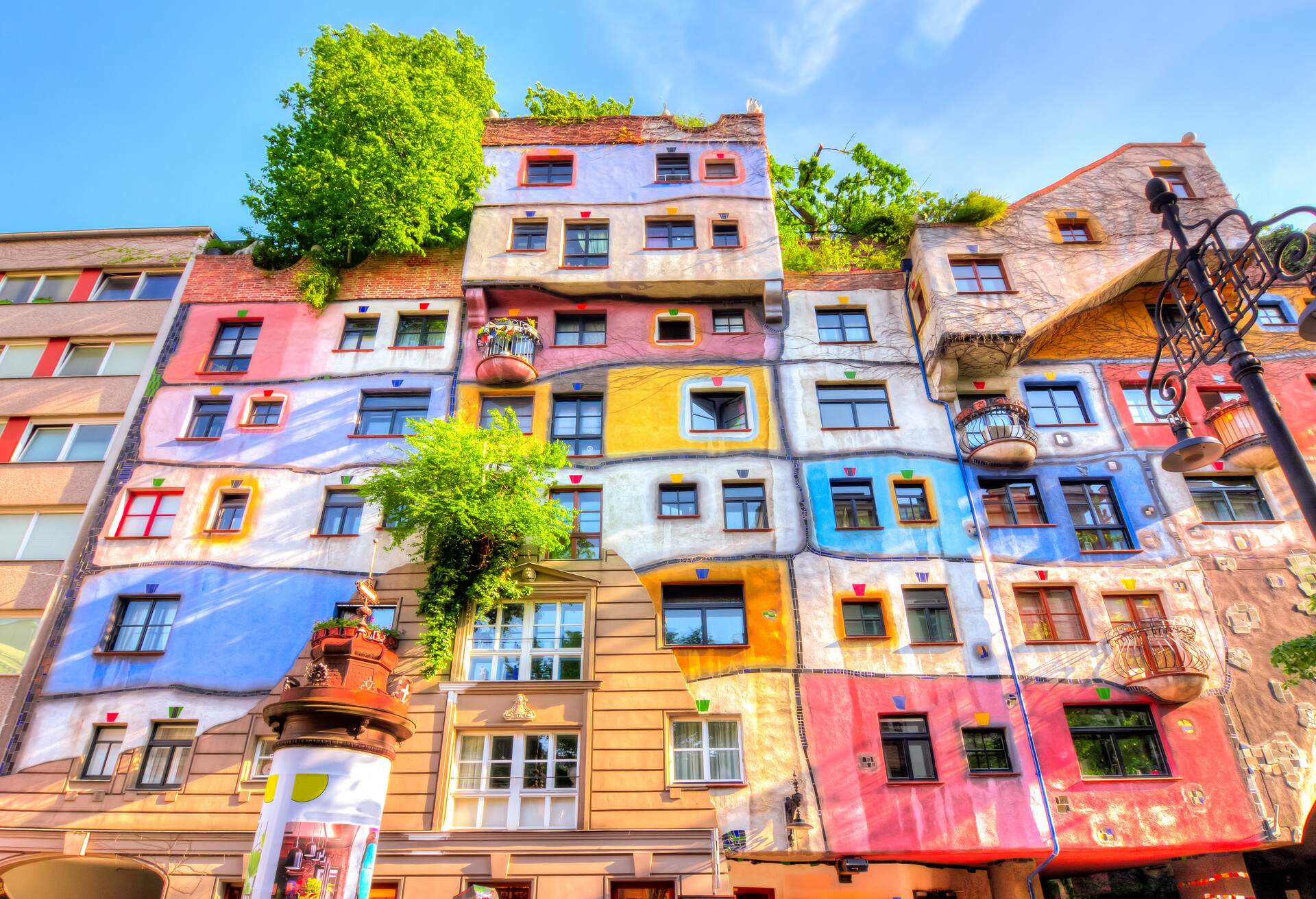 DEST_AUSTRIA_VIENNA_Hundertwasser House_GettyImages-1222731665