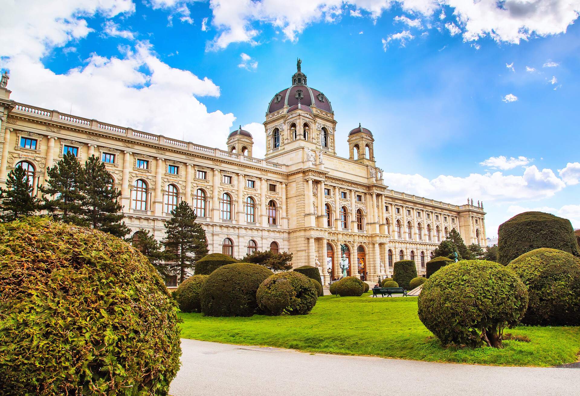 DEST_AUSTRIA_VIENNA_NATURAL_HISTORY_MUSEUM_GettyImages-866518910