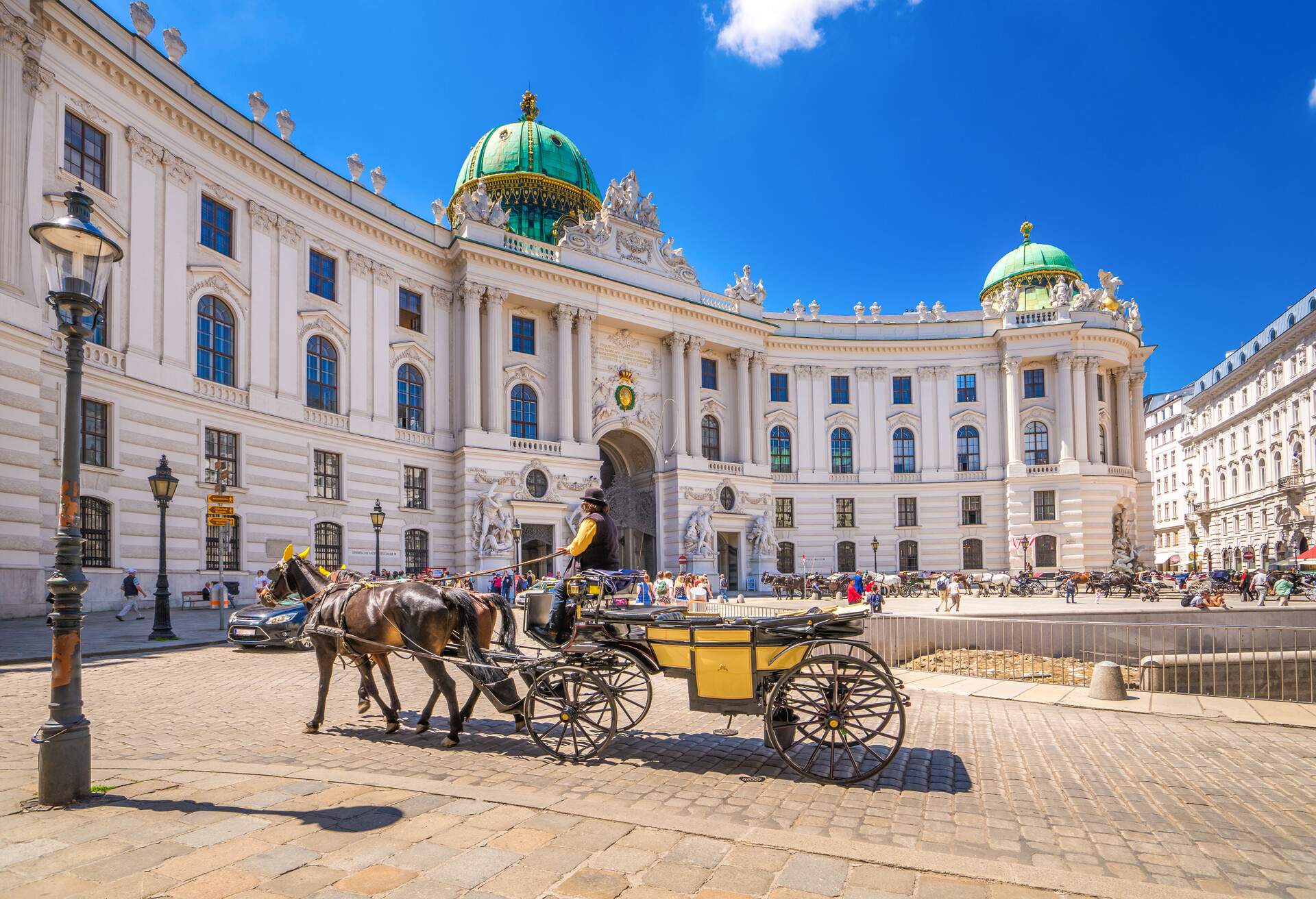 DEST_AUSTRIA_VIENNA_shutterstock-premier_385306363