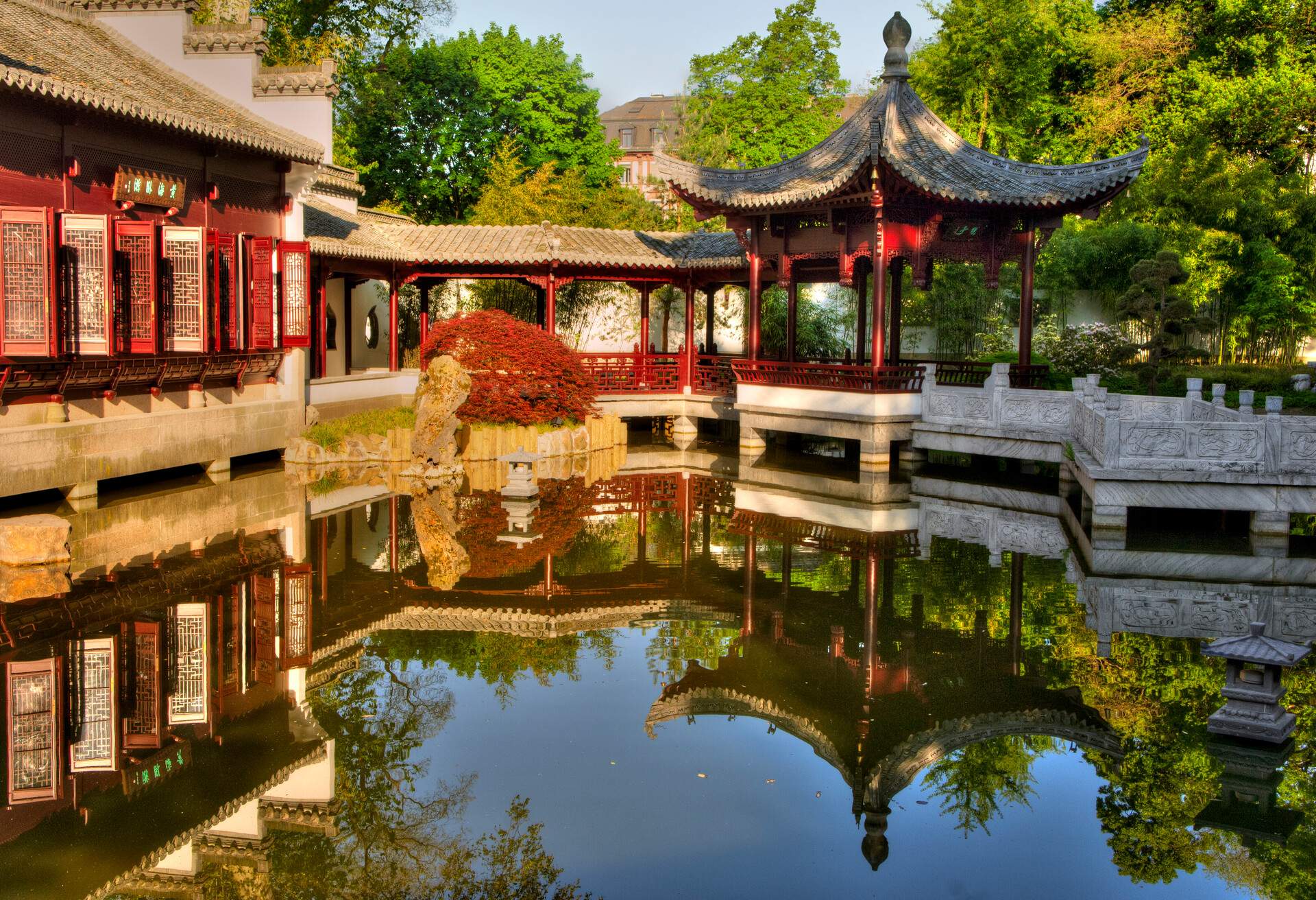 DEST_GERMANY_FRANKFURT_CHINESE-GARDEN_GettyImages-1349337140