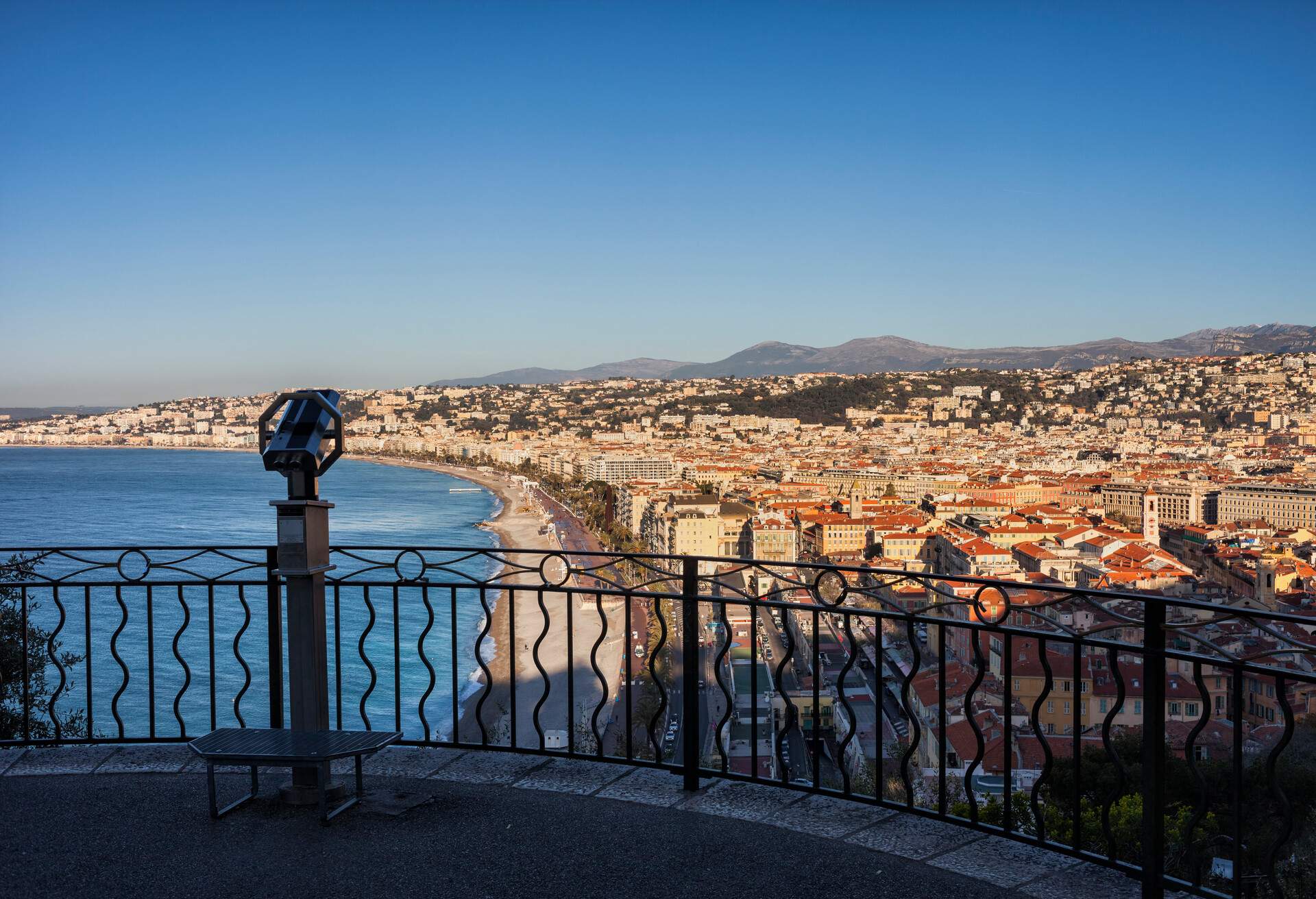 DEST_FRANCE_NICE_CASTLE_HILL_GettyImages-995530176