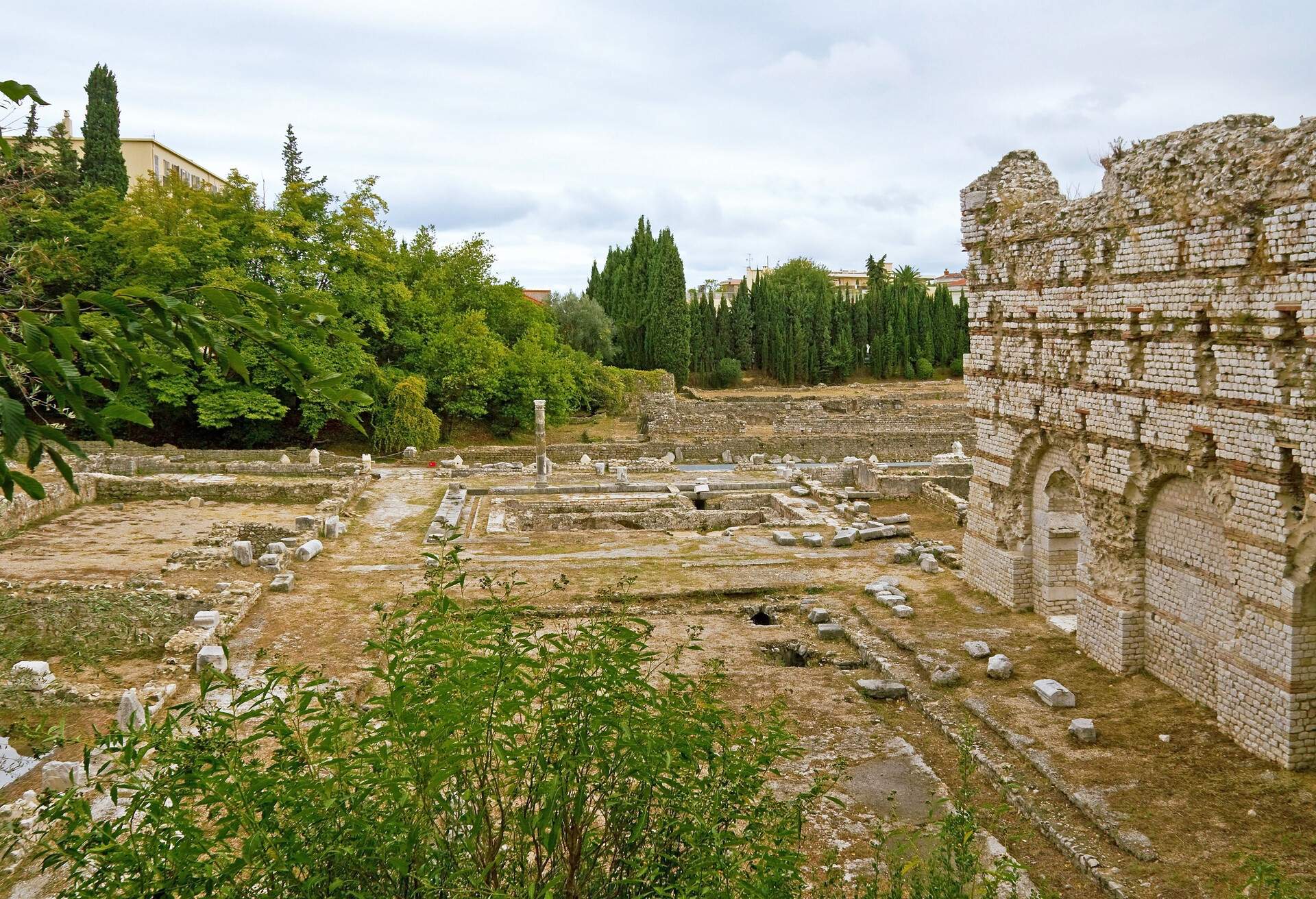 DEST_FRANCE_NICE_CIMIEZ-RUINS_GettyImages-1253444635