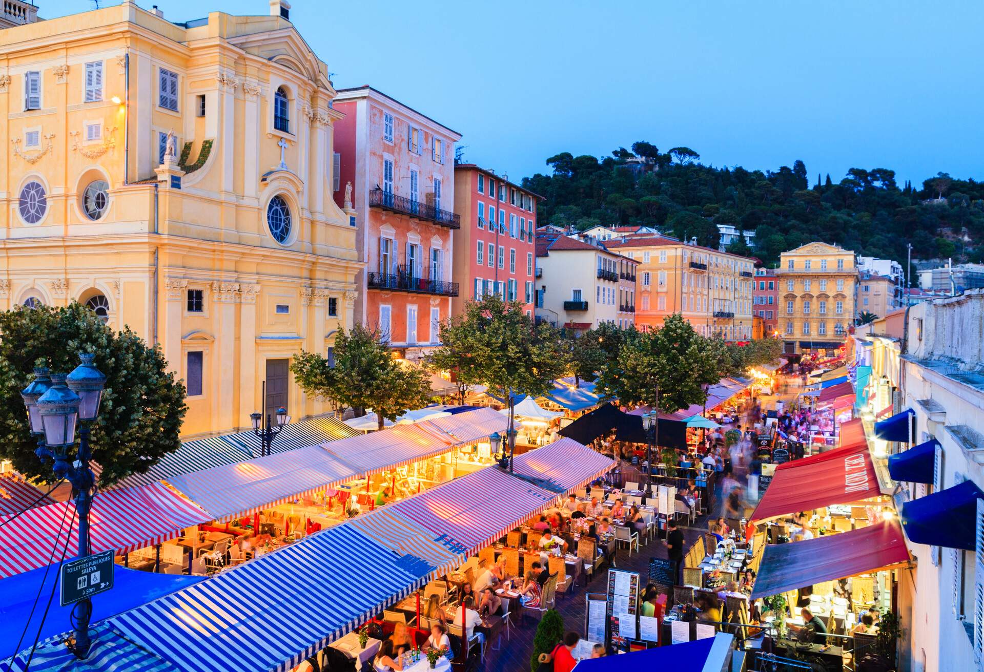 DEST_FRANCE_NICE_COURS-SALEYA_GettyImages-152366802